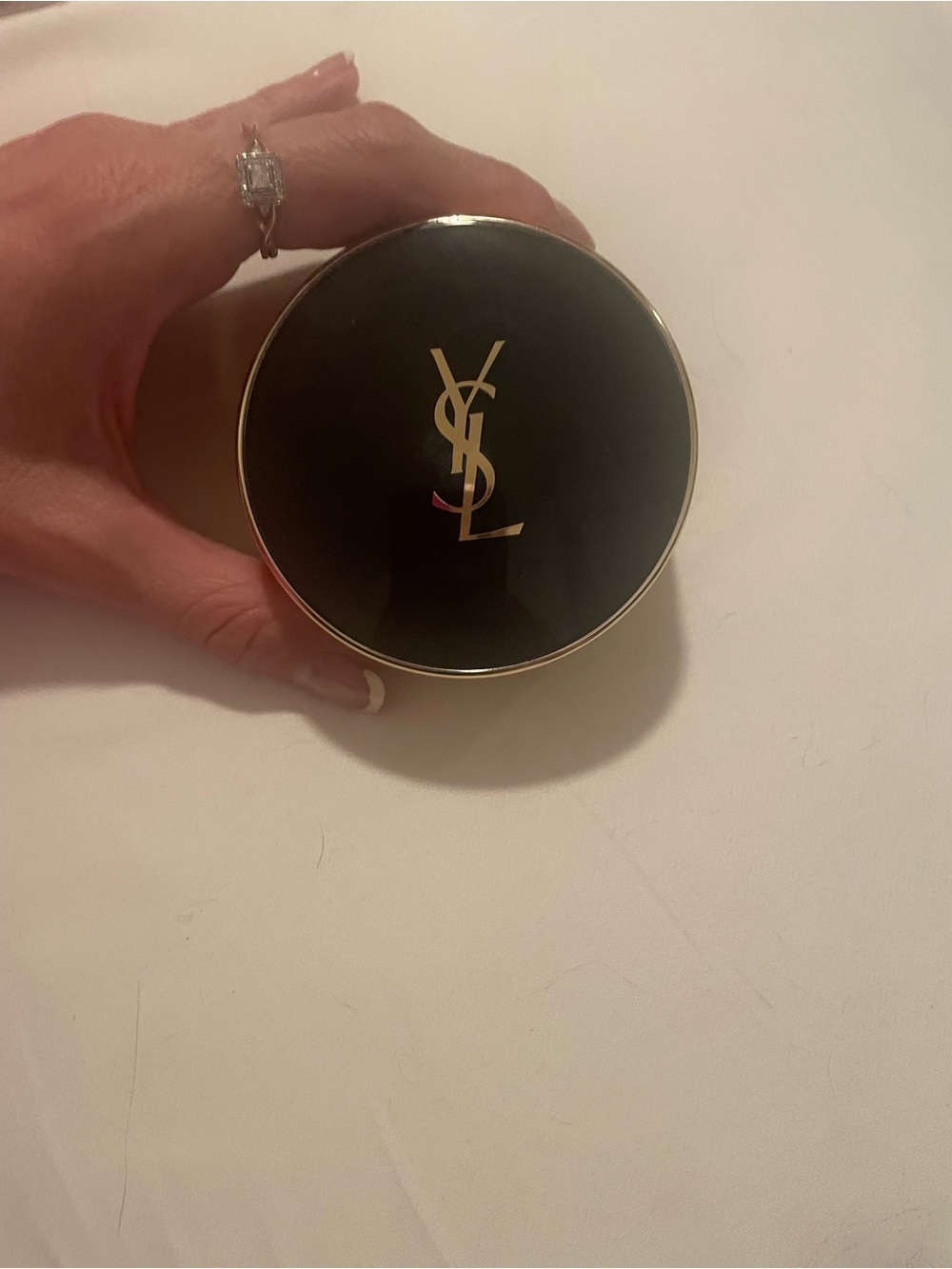 Yves Saint Laurent fusion Ink cushion foundation